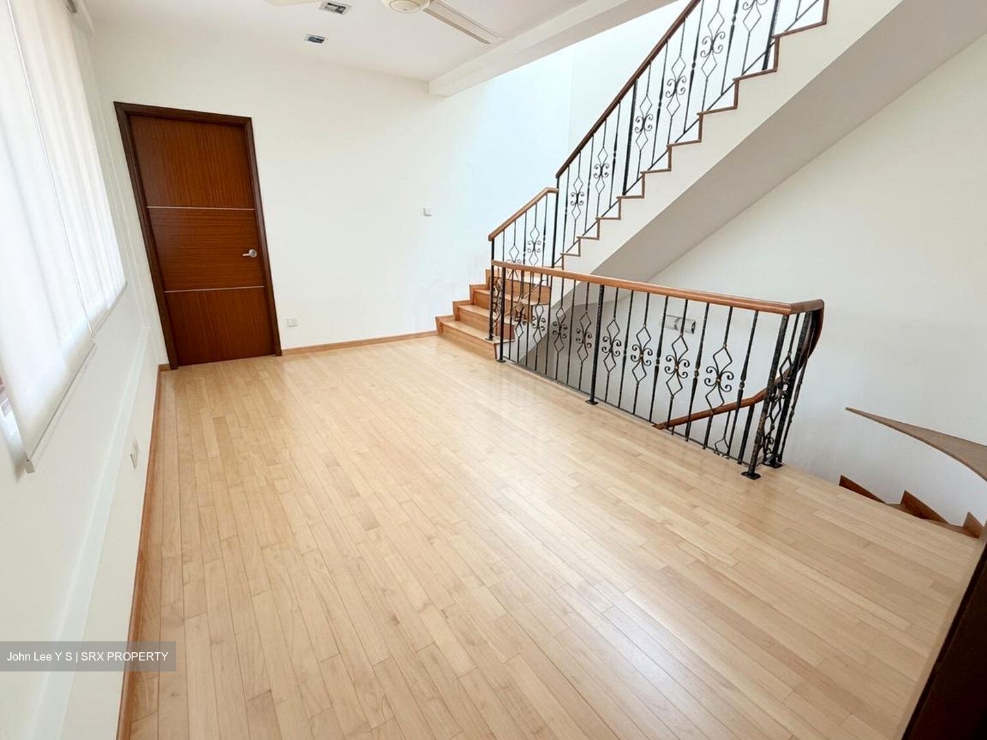 Phillips Avenue (D19), Semi-Detached #572690641